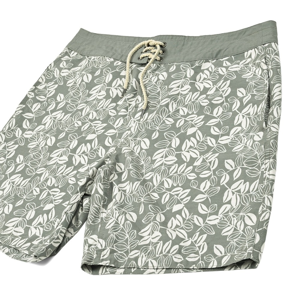 Faherty Shorts Men's 31 Avellanas Print Sage Green Casual Board Swim Trunks